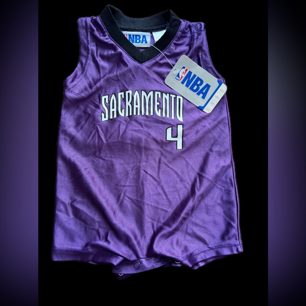 NBA Sacramento Kings Purple Jersey Romper #4 Chris Webber vintage NWT 12 month